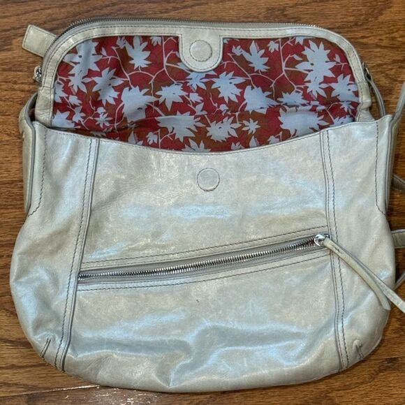 EUC Hobo International Cloud Gray Crossbody Messenger Bag - Picture 5 of 7